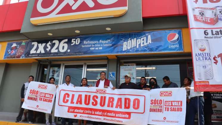 Clausuran tienda Oxxo en Oaxaca por evadir ley antichatarra 