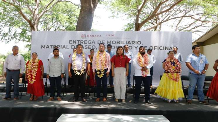 Celebra IEEPO Día de la Niña y el Niño con inauguración de aulas