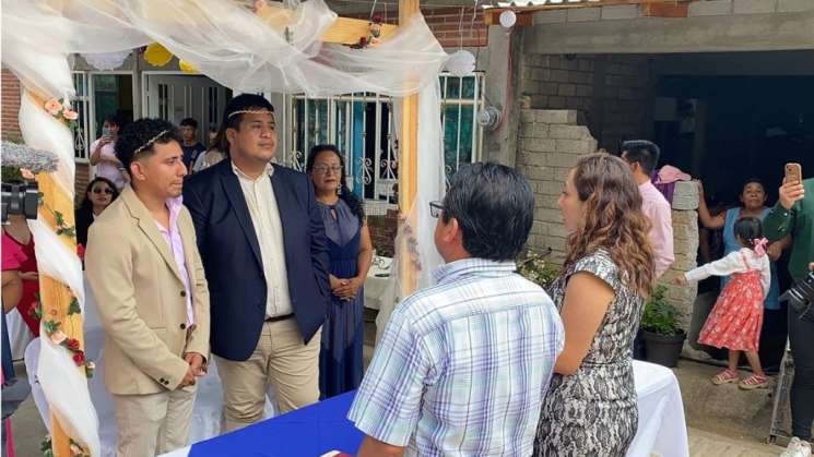 Realiza Registro Civil primera boda igualitaria en la Sierra Mixe