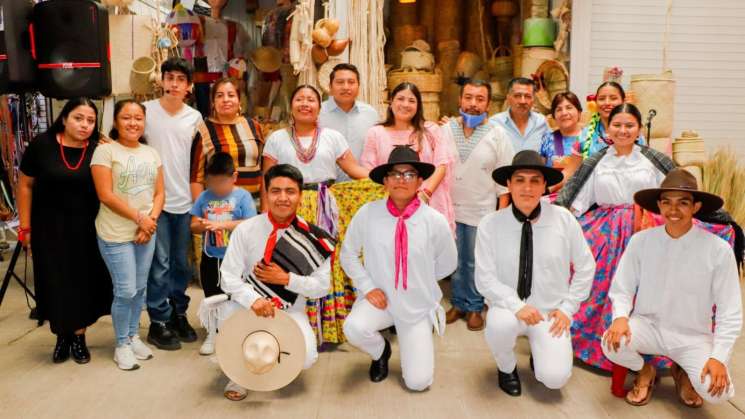 Fomentan la lectura y el baile en la Central de Abasto  