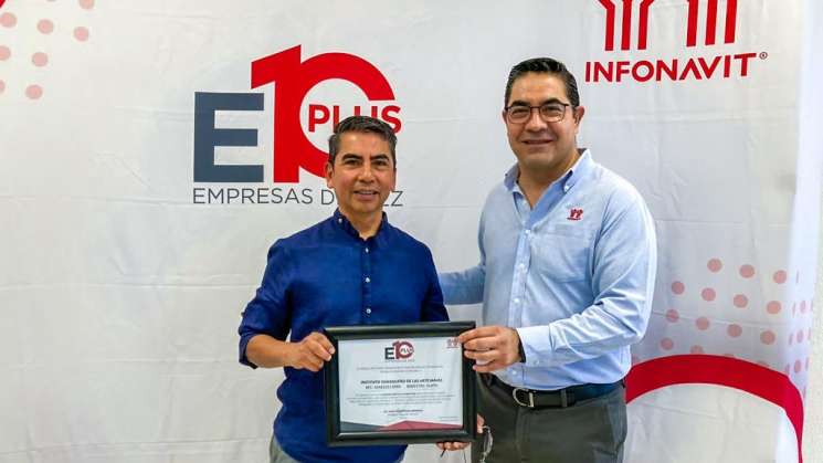 Recibe IFPA distintivo Empresa de Diez por el Infonavit  