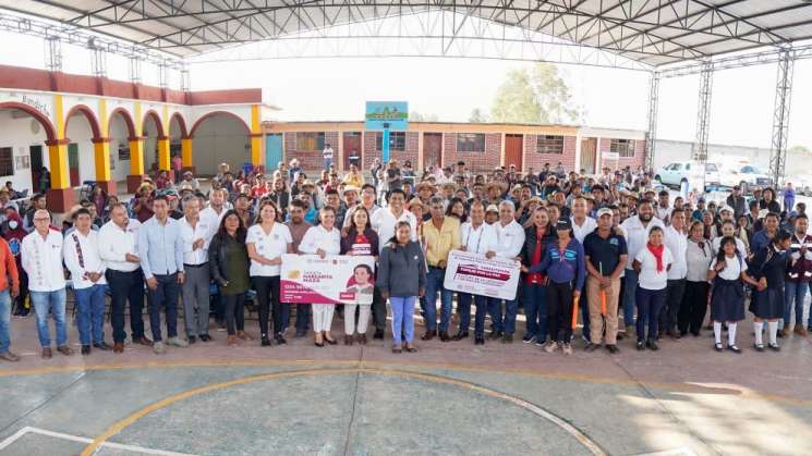 Refrenda Gobierno de Oaxaca compromiso con municipios Mixtecos