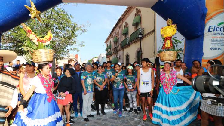 Fiesta atlética en el Centro Histórico de Oaxaca