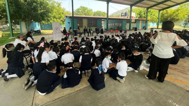 Llega a más escuelas primarias Programa de Fomento a la Lectura