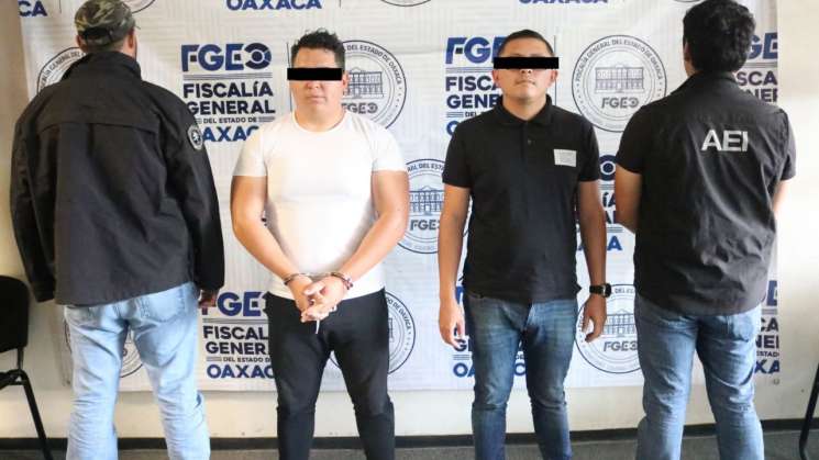 FGEO aprehende a exfuncionarios municipales de Oaxaca