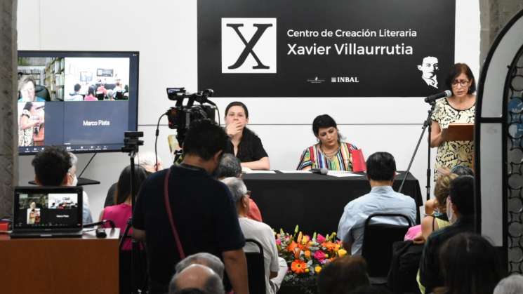 Elsa Cross presentó libro El lejano oriente en la poesía mexicana