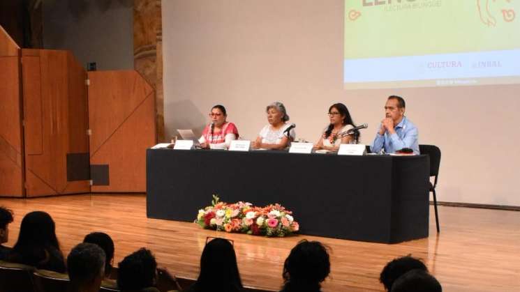 Participan poetas oaxaqueños en ciclo 