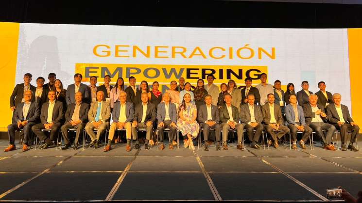 Estudiantes de la UTM reciben reconocimiento por reciclaje 