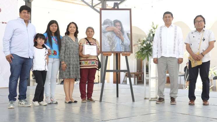 Honra Salomón Jara Cruz memoria del maestro Alejandro Santiago 