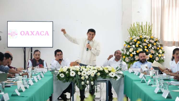 Gobiernos municipales ya no están abandonados: Salomón Jara Cruz 