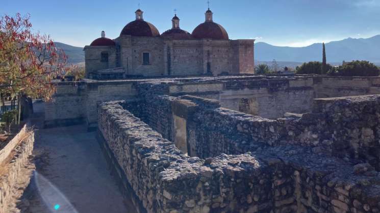 Descubren túneles subterráneos en Mitla, Oaxaca