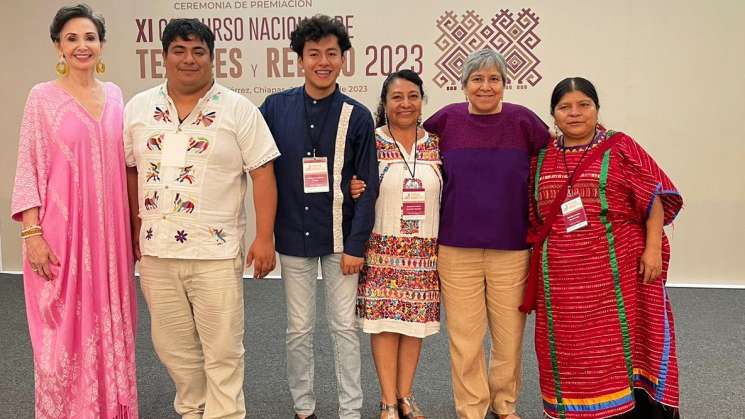 Oaxaca gana premios en XI Concurso Nacional de Textiles y Rebozo