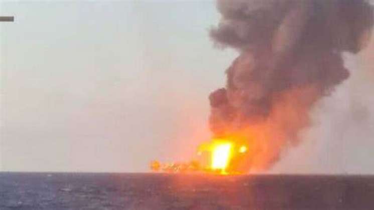 Reportan explosion en plataforma de Pemex en Cantarell 