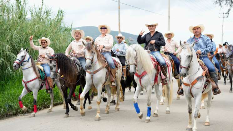 Más de mil jinetes participan en 6ta Cabalgata de Guelaguetza