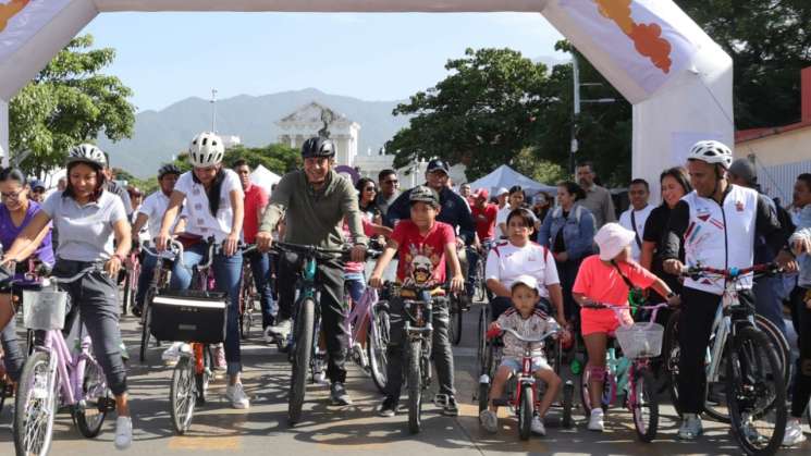 Niñez, juventudes y ciudadanía recuperan las calles de Oaxaca    