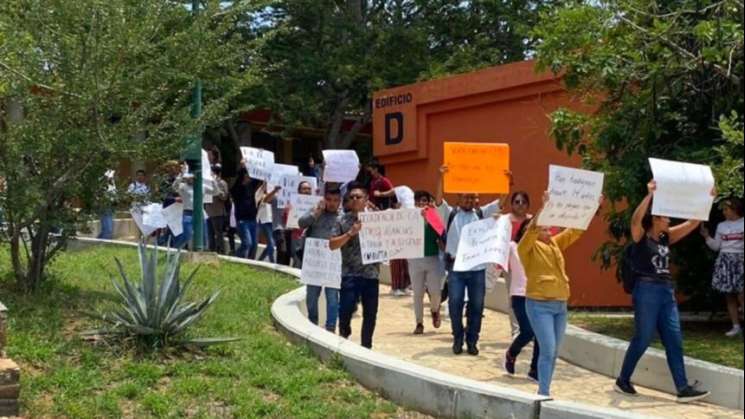 Protestan tras despido injustificado de 16 empleados de la UTVCO