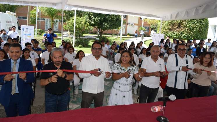 Orientan Coesida y UABJO a estudiantado sobre salud sexual