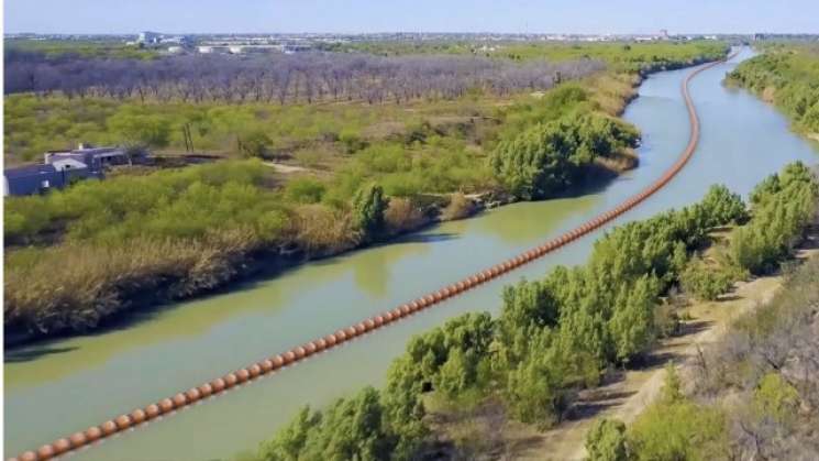 Juez ordena a Texas quitar muro flotante sobre el Río Bravo