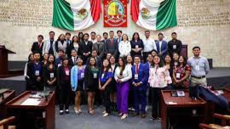 Realizan  «Parlamento Juvenil UABJO 2023»