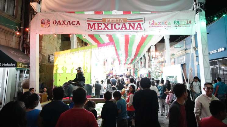 Más de 6 mil personas celebran orgullo patrio en Feria Mexicana