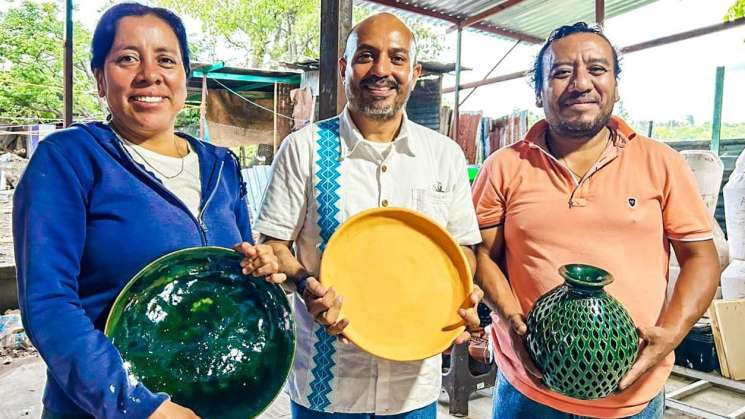 Suma IFPA esfuerzos con artesanas alfareras de Sta. Maria Atzompa