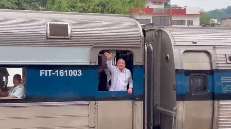 AMLO prueba Tren de pasajeros del Corredor Interoceánico 