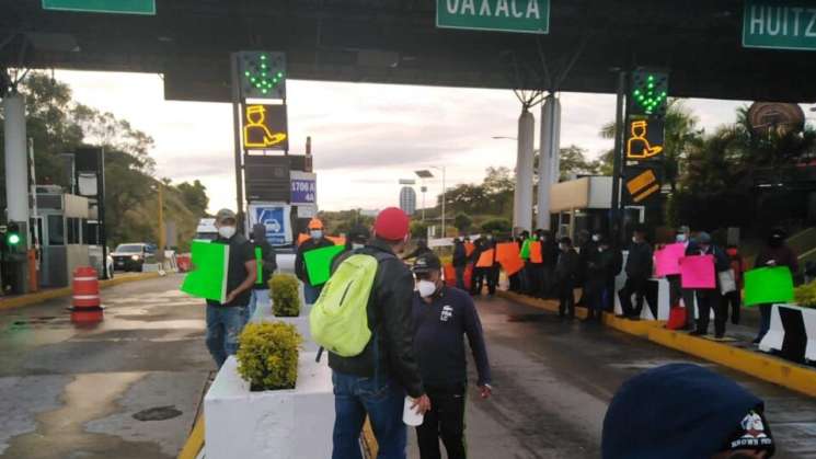 Detienen a 20 en toma de autobuses y de caseta de peaje en Huitzo