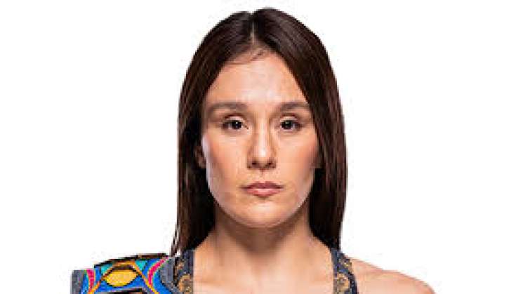 Alexa Grasso triunfa en campeonato de artes marciales mixtas