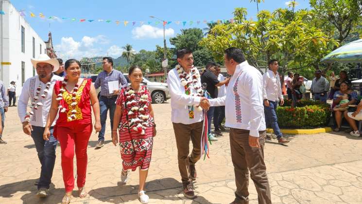 Desarrollo y bienestar de Santa María Jacatepec con 21 md