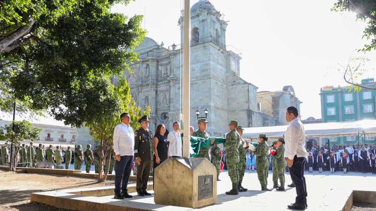 Conmemoran 202 Aniversario de la Independencia de México  