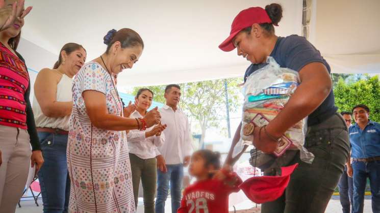 En la Mixteca reciben atención integral por parte del Sistema DIF