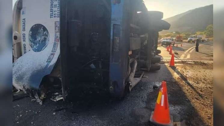 Lamenta Gobernador accidente carretero;brindan apoyo a victimas