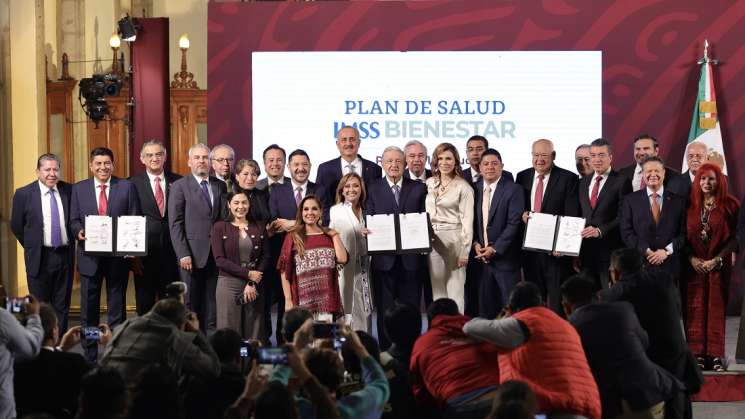 Firma Oaxaca acuerdo nacional para sistema de salud federalizado