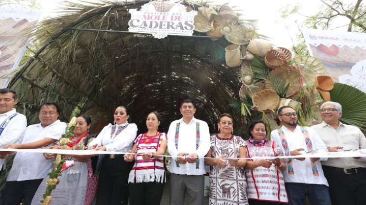 Cultura ancestral de la Mixteca con Festival del Mole de caderas 