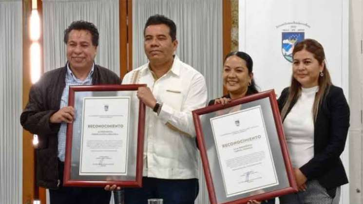 Reconocen a periodistas oaxaqueños en Premio Nacional 