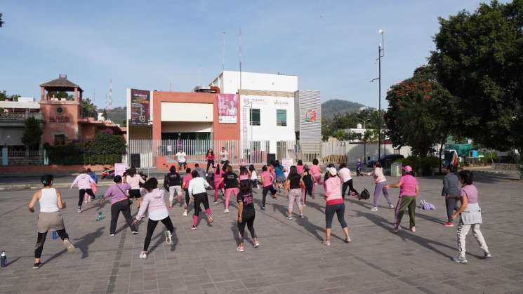 Realiza SSO Bailatón Rosa para promover la adopción de estilos 