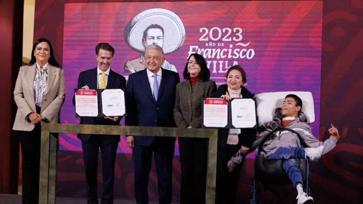 Dona AMLO inmueble a Teletón para centro de discapacitados motriz