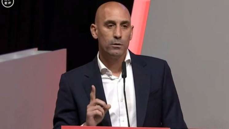 Suspende FIFA a Luis Rubiales por tres años