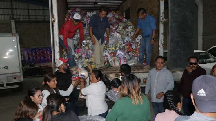 Envia DIF Oaxaca a Guerrero 132 toneladas de ayuda