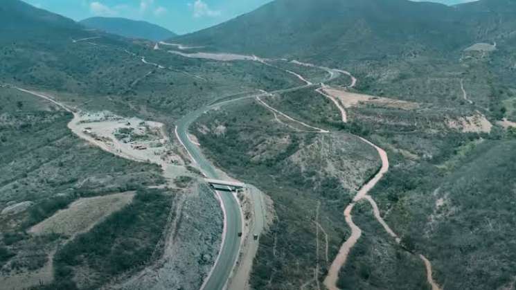 Tras derrumbes,3 meses mas para autopista Oaxaca–Puerto Escondido