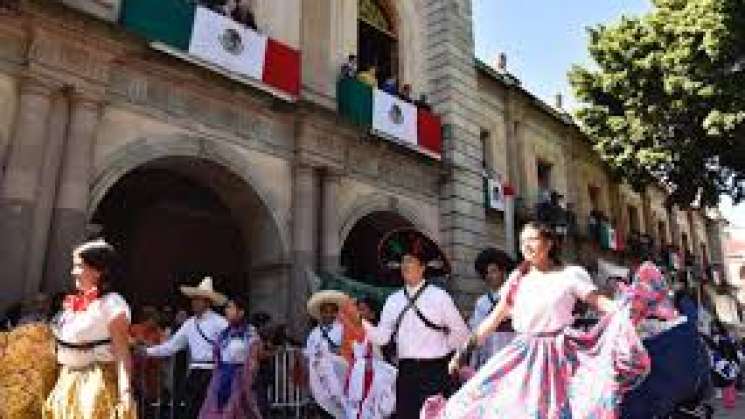 Puente de la Revolución Mexicana genera 170 mdp en Turismo 