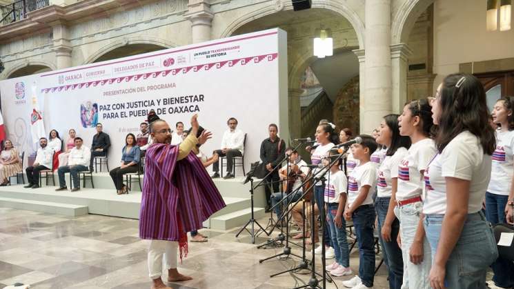 Himno de paz Amafka en Festival Nacional de Bolivia 