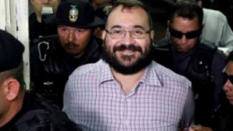 Juez aumenta a 1 año más de prisión preventiva a Javier Duarte