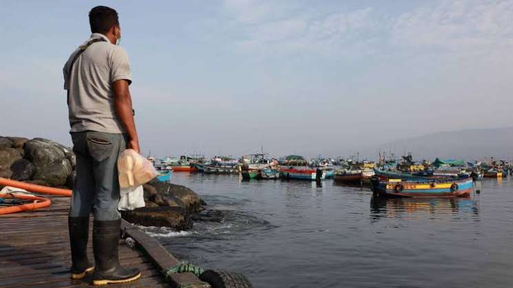 Apoya Gobierno Federal a pescadores afectados por petrolera 