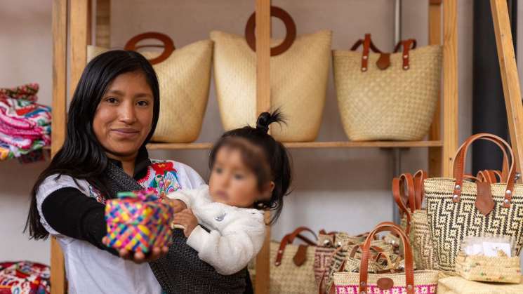 Artesanías oaxaqueñas se unen al Festival Navideño    