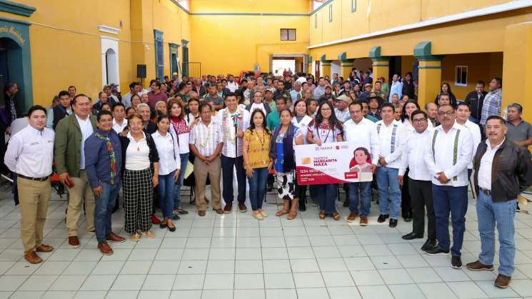 Con mejoras en educación y caminos para Teotitlán del Valle