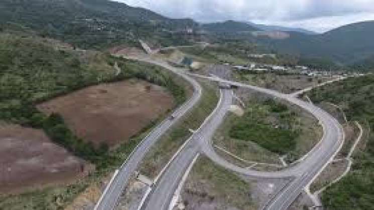 Gobierno federal anuncia apertura temporal de autopista a costa