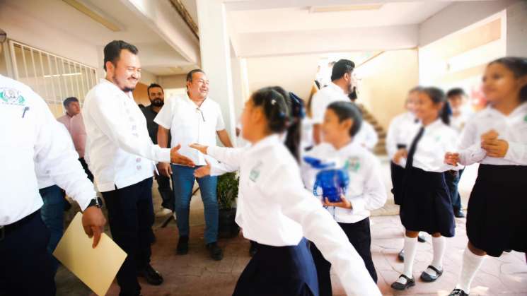 Sin contratiempos retornan a clases estudiantes de nivel básico  