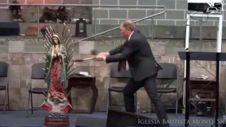 Pastor bautista destruye imagen de virgen de Guadalupe 