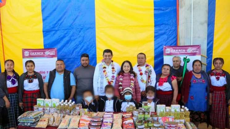 Garantiza DIF Estatal desayuno y alimentación en itsmo  y valle